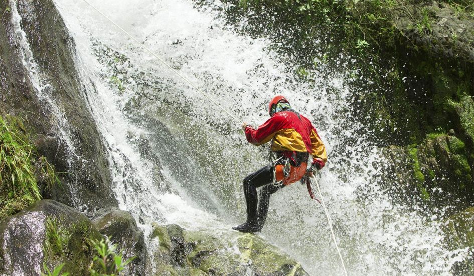 canyoning in the Alps, Canyoning in Verbier, watersports in the Alps 