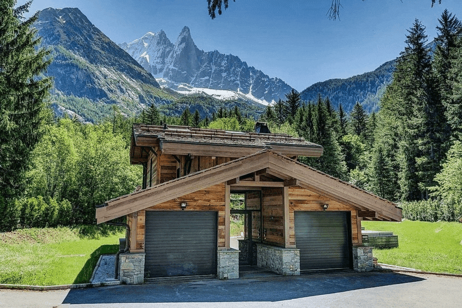 summer chalet with views, summer views in Chamonix, summer chalet in Chamonix with mountain views 
