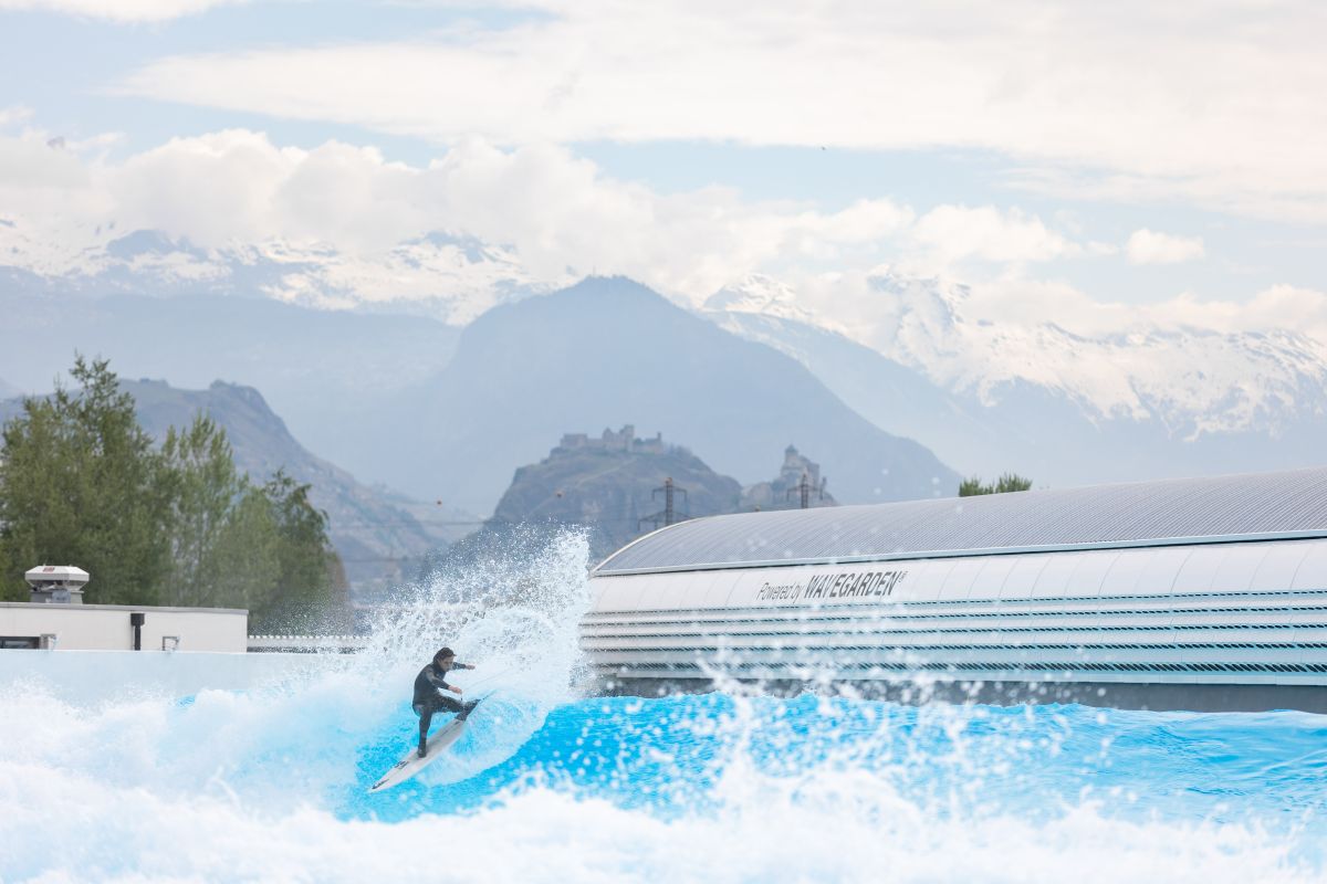 surf in Switzerland, Alaia Bay, Sion surfing, summer holiday in Switzerland