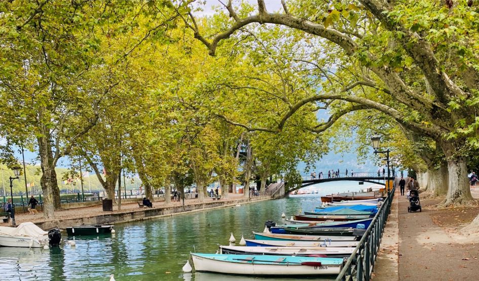 Waterway and boats in Annecy
