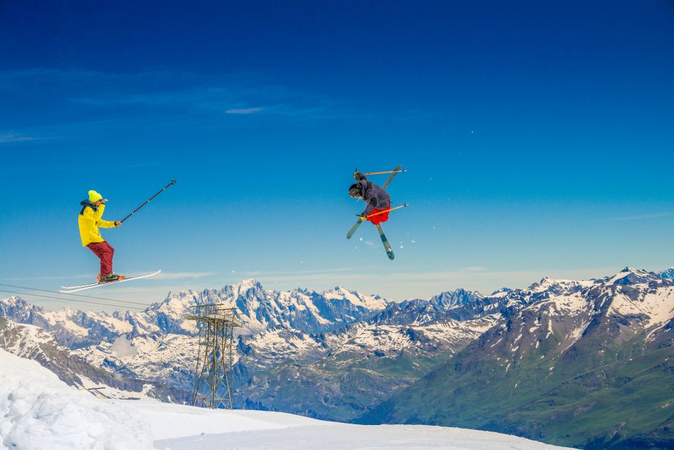 Summer skiing in Tignes © andyparant.com Summer skiing in the Alps! Here, we take a closer look at summer skiing in Tignes for your French Alps summer holiday...
