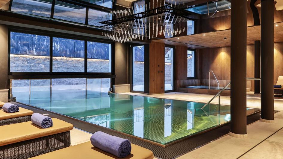 As one of our large summer chalets in St Anton, Chalet Lena leaves nothing to be desired. It's elegant spa area and indoor swimming pool is truly a serene setting to enjoy!